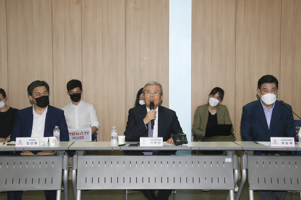 제목 노출 영역입니다 이미지