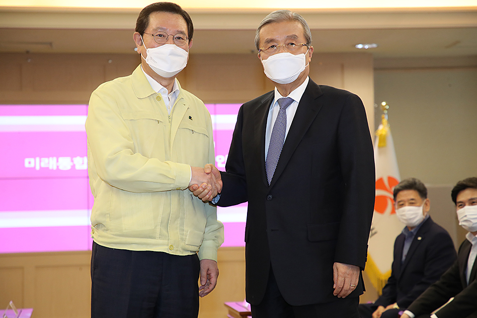 제목 노출 영역입니다 이미지