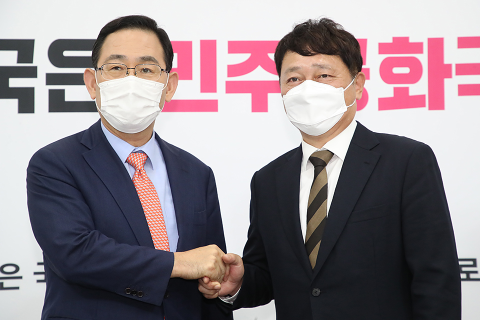 제목 노출 영역입니다 이미지