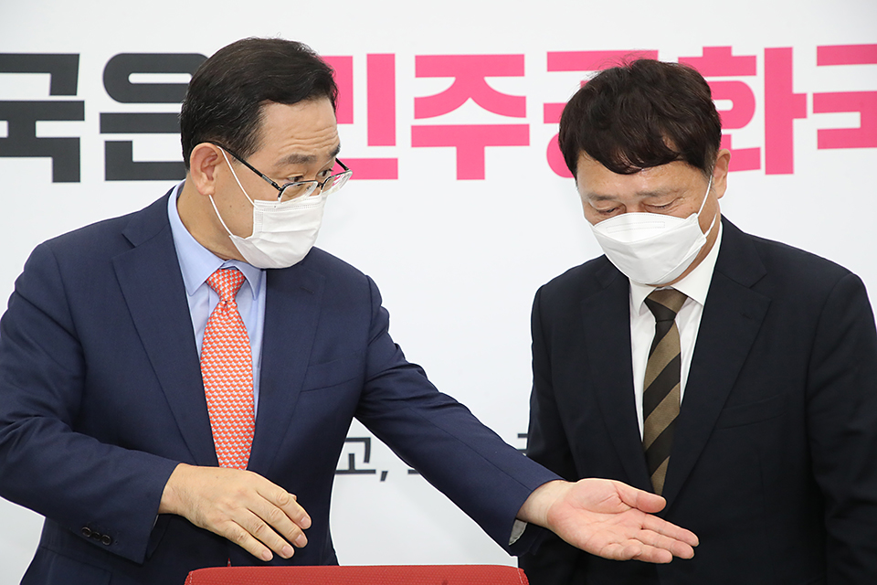 제목 노출 영역입니다 이미지