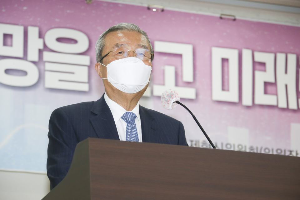 제목 노출 영역입니다 이미지