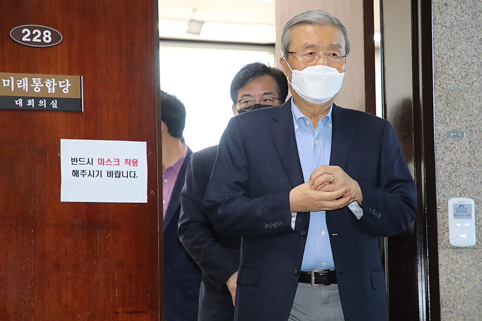 제목 노출 영역입니다 이미지