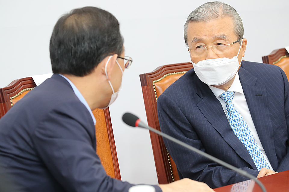 제목 노출 영역입니다 이미지