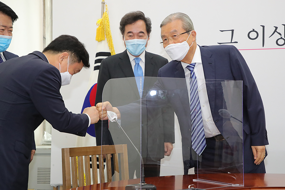 제목 노출 영역입니다 이미지