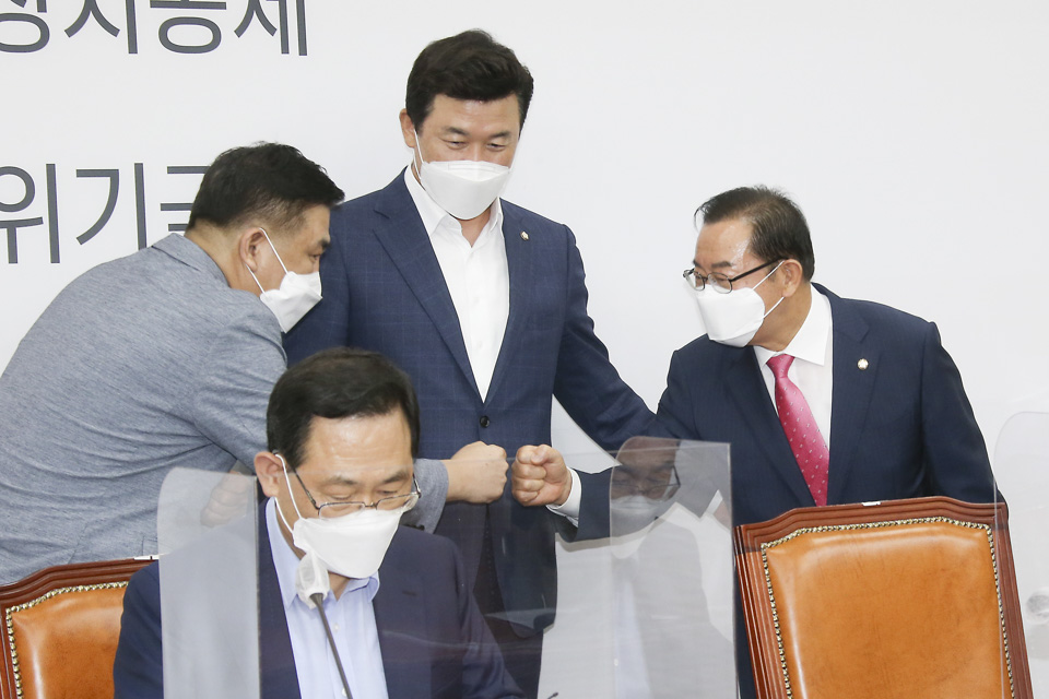 제목 노출 영역입니다 이미지