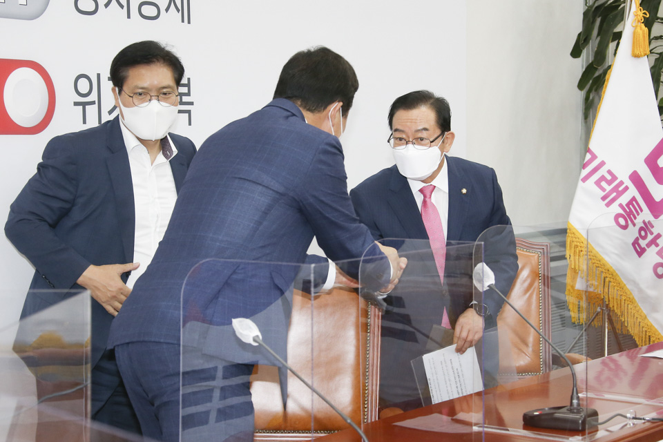 제목 노출 영역입니다 이미지