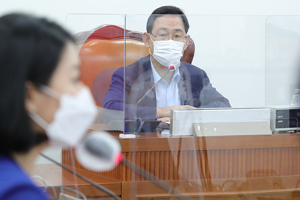 제목 노출 영역입니다 이미지