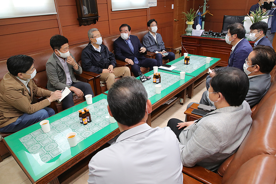 제목 노출 영역입니다 이미지