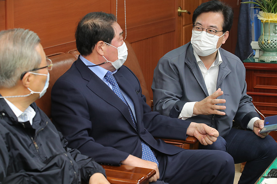 제목 노출 영역입니다 이미지