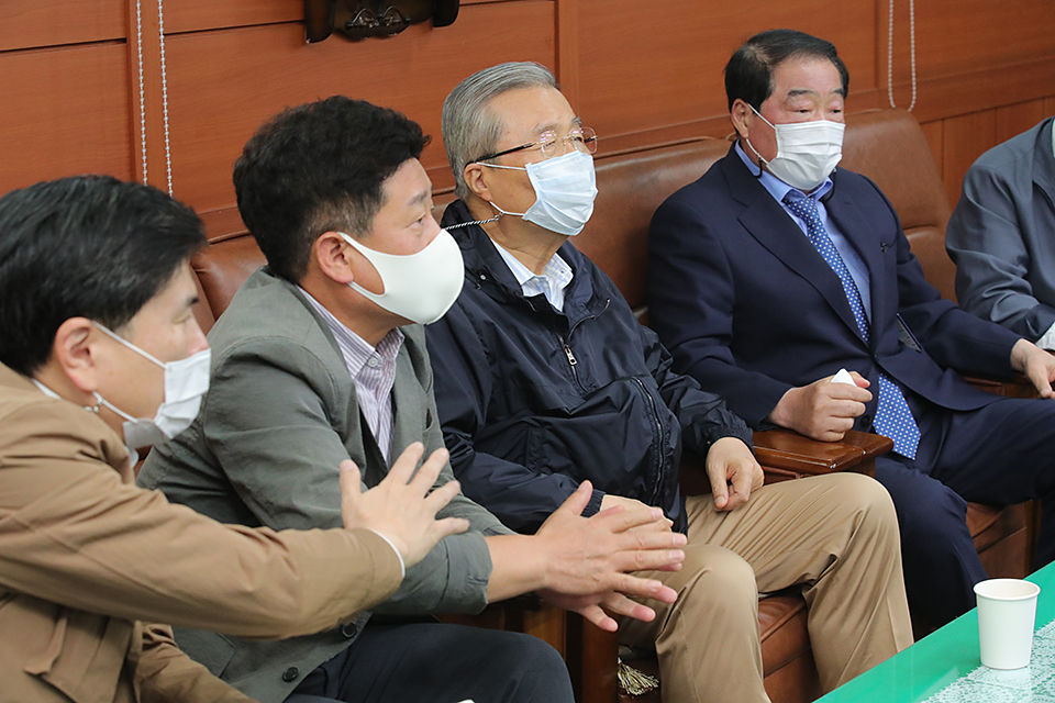 제목 노출 영역입니다 이미지