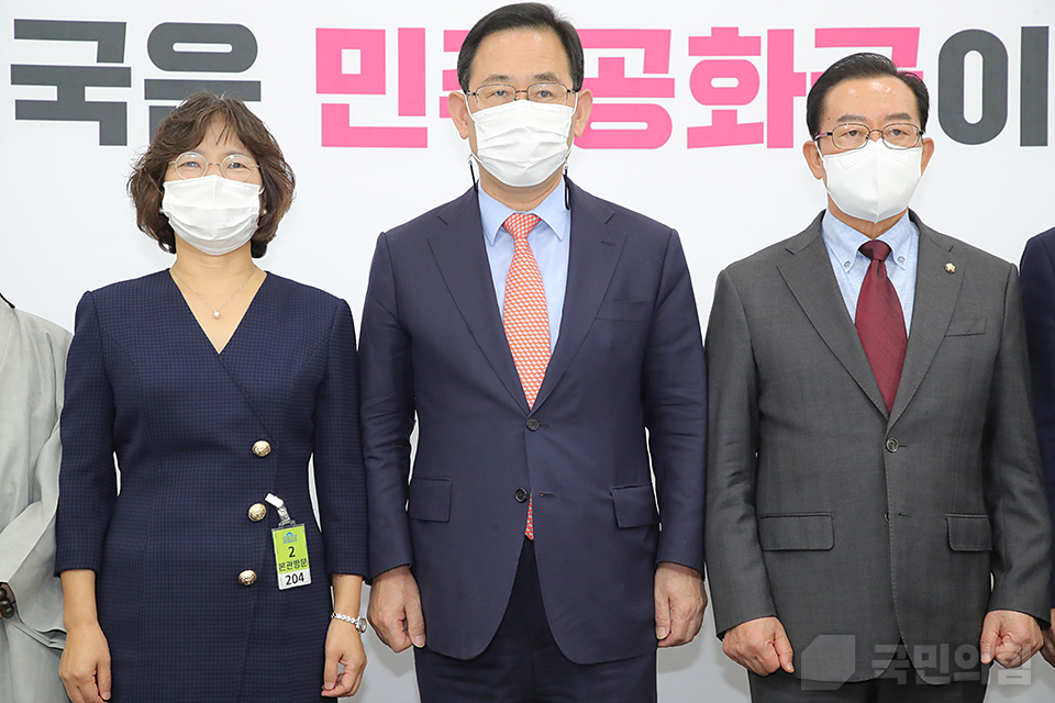 제목 노출 영역입니다 이미지