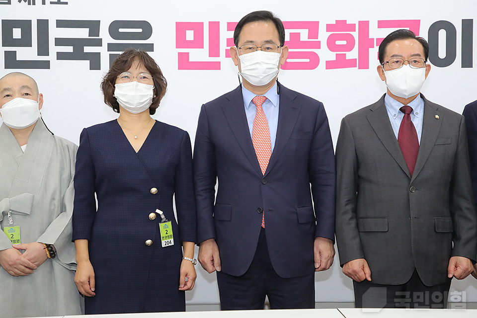 제목 노출 영역입니다 이미지