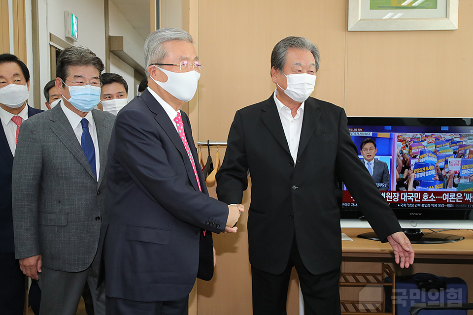 제목 노출 영역입니다 이미지