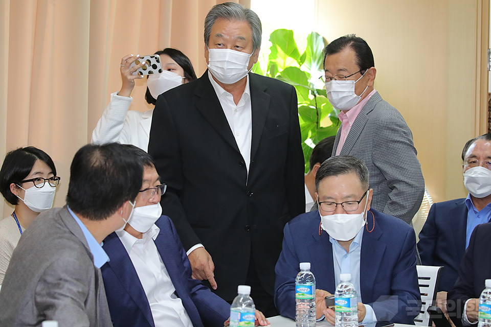 제목 노출 영역입니다 이미지