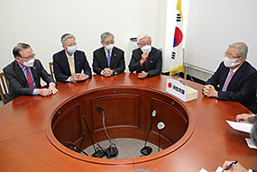 김종인 비상대책위원장, 주요 대학병원장 면담