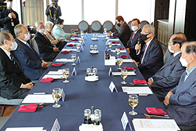 상임고문단 회의