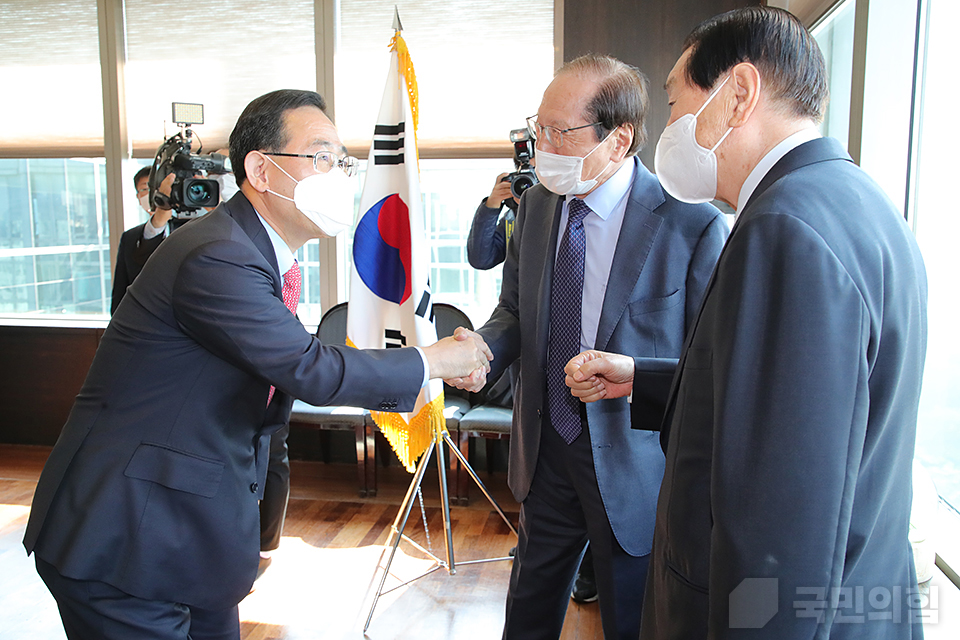 제목 노출 영역입니다 이미지