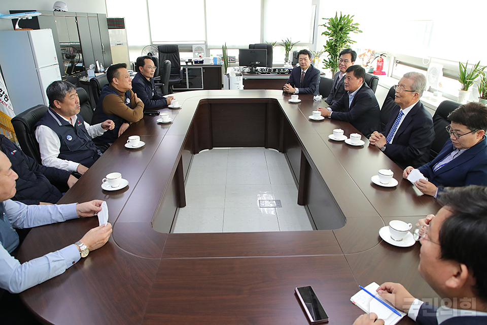 제목 노출 영역입니다 이미지