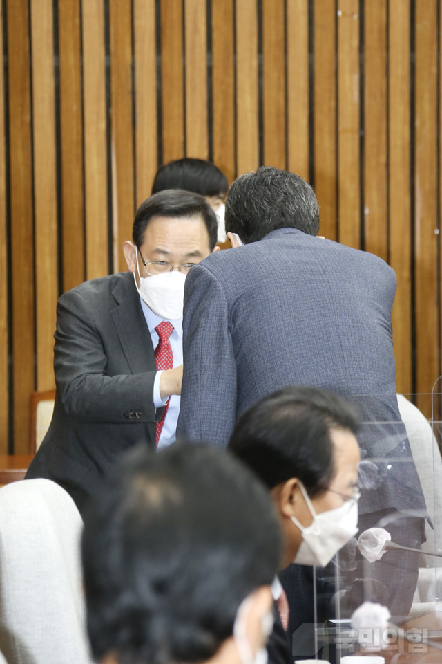 제목 노출 영역입니다 이미지