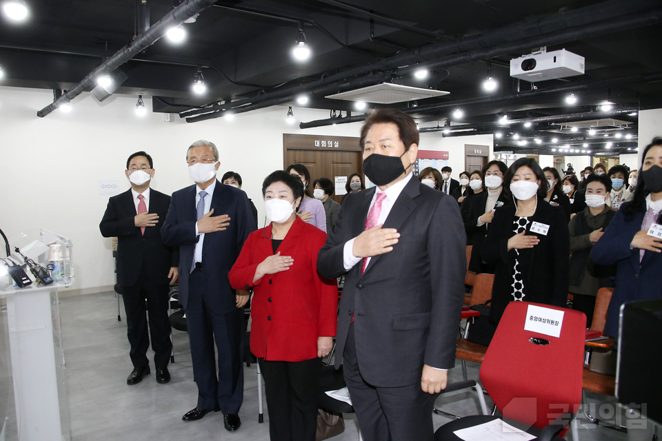 제목 노출 영역입니다 이미지