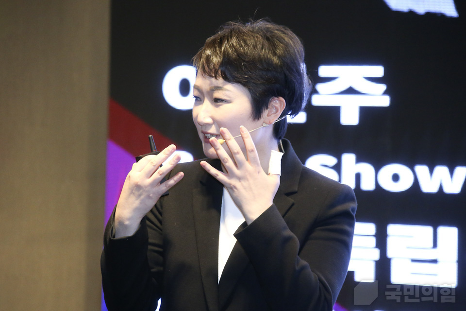 제목 노출 영역입니다 이미지