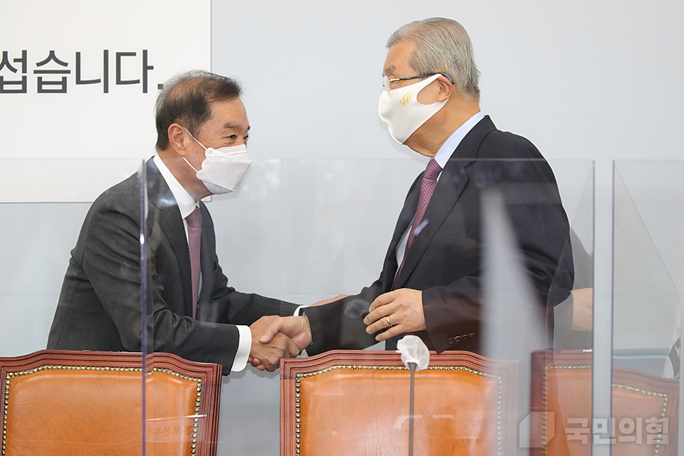 제목 노출 영역입니다 이미지