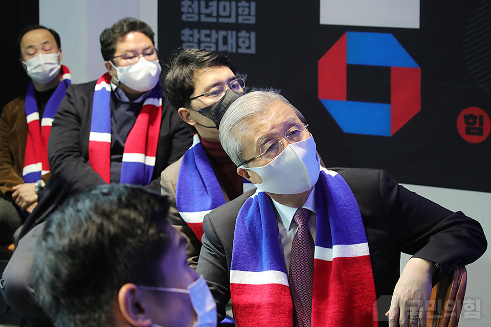 제목 노출 영역입니다 이미지