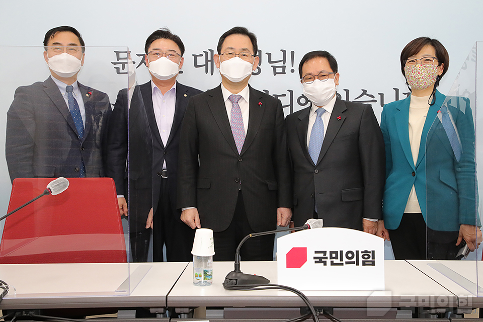제목 노출 영역입니다 이미지