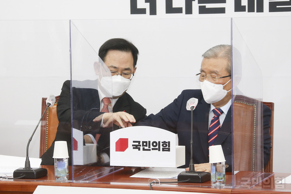 제목 노출 영역입니다 이미지
