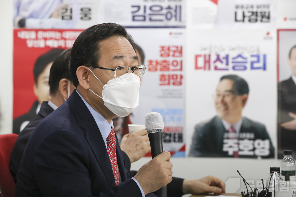 제목 노출 영역입니다 이미지