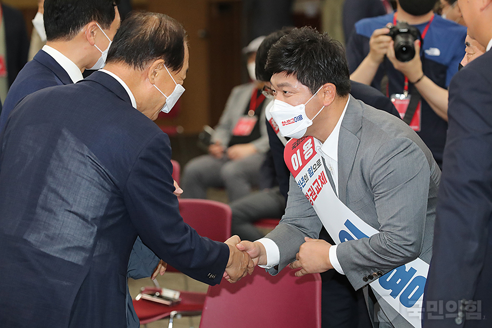 제목 노출 영역입니다 이미지