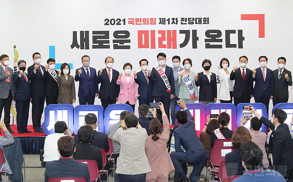 제목 노출 영역입니다 이미지