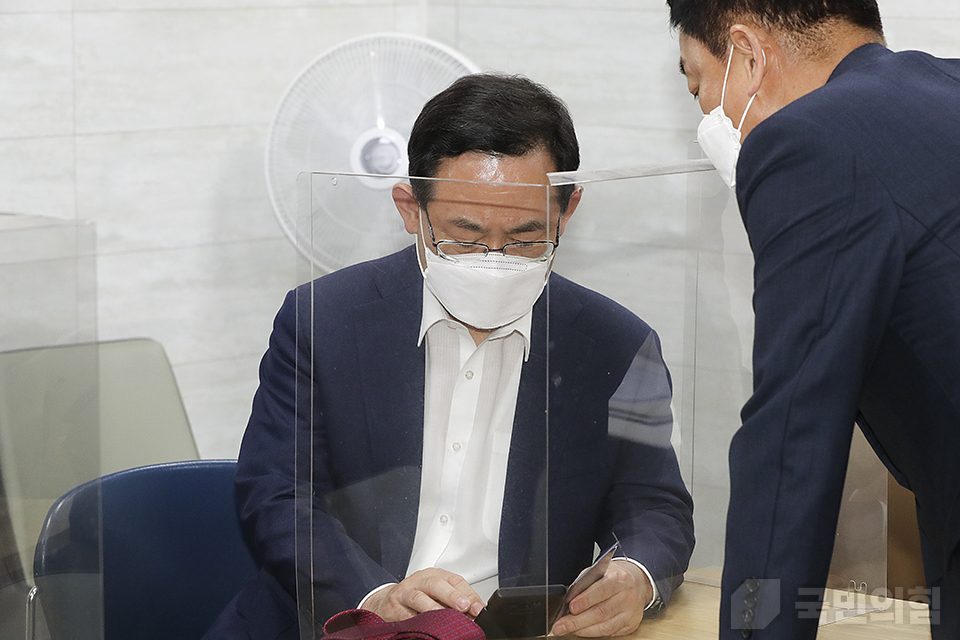 제목 노출 영역입니다 이미지
