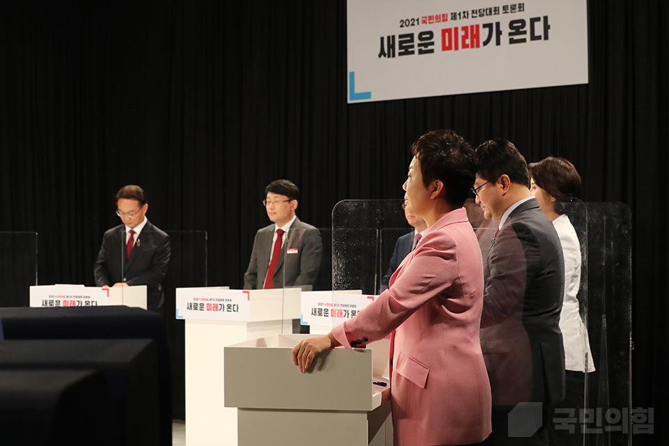 제목 노출 영역입니다 이미지