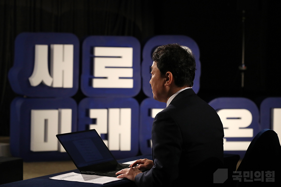 제목 노출 영역입니다 이미지