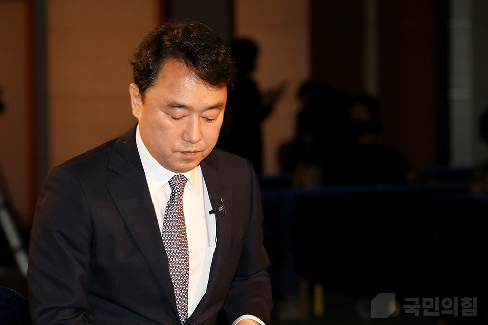제목 노출 영역입니다 이미지