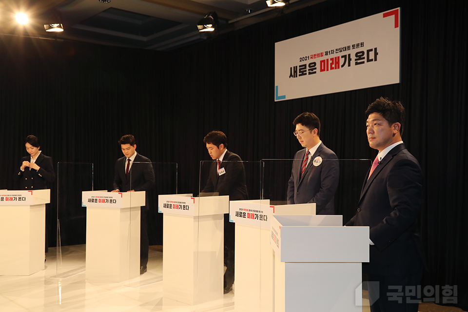제목 노출 영역입니다 이미지
