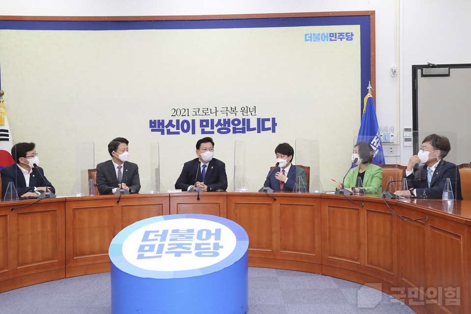 제목 노출 영역입니다 이미지
