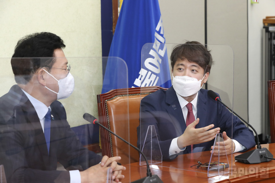 제목 노출 영역입니다 이미지