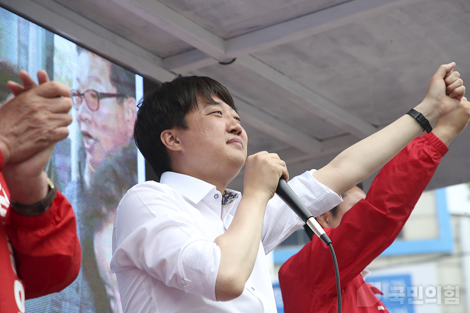 제목 노출 영역입니다 이미지