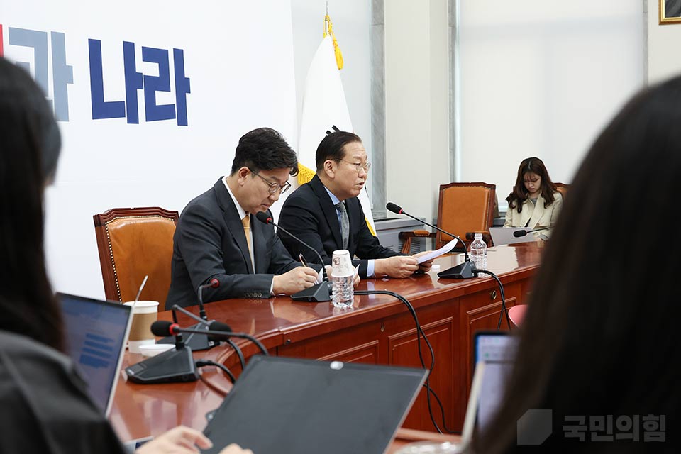 권영세 비상대책위원장, 권성동 원내대표 한덕수 국무총리 탄핵 기각 관련 기자회견