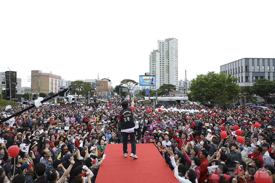 “어무이, 문수왔니더!” 영천시 유세