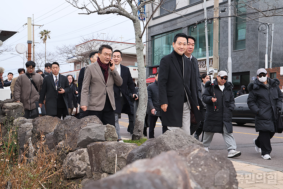 특검 수용 촉구 피켓시위 현장 방문