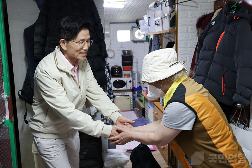 “약자와의 동행” 영등포 쪽방촌 방문