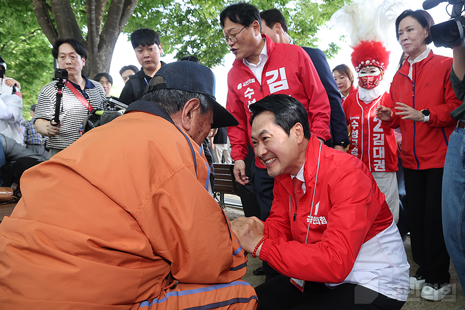 제목 노출 영역입니다 이미지