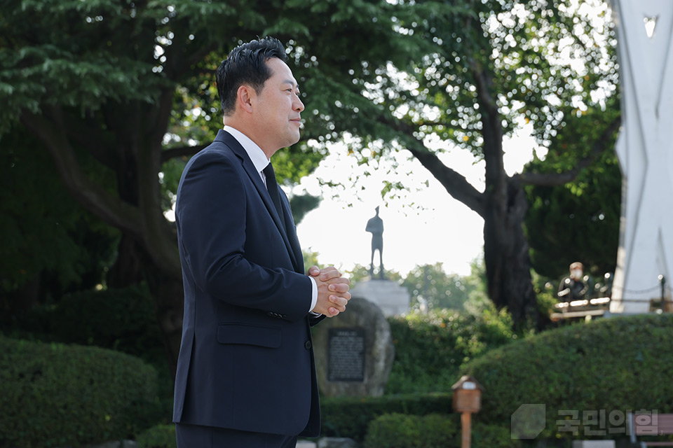 인천 자유공원 맥아더 동상 참배