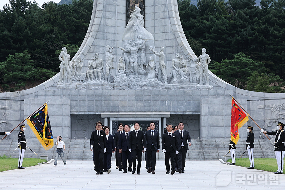 국립대전현충원 및 장병 묘역참배