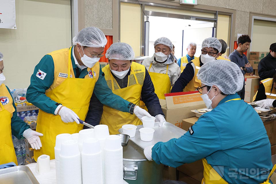 경북 안동 산불 이재민 대피소 배식 봉사활동