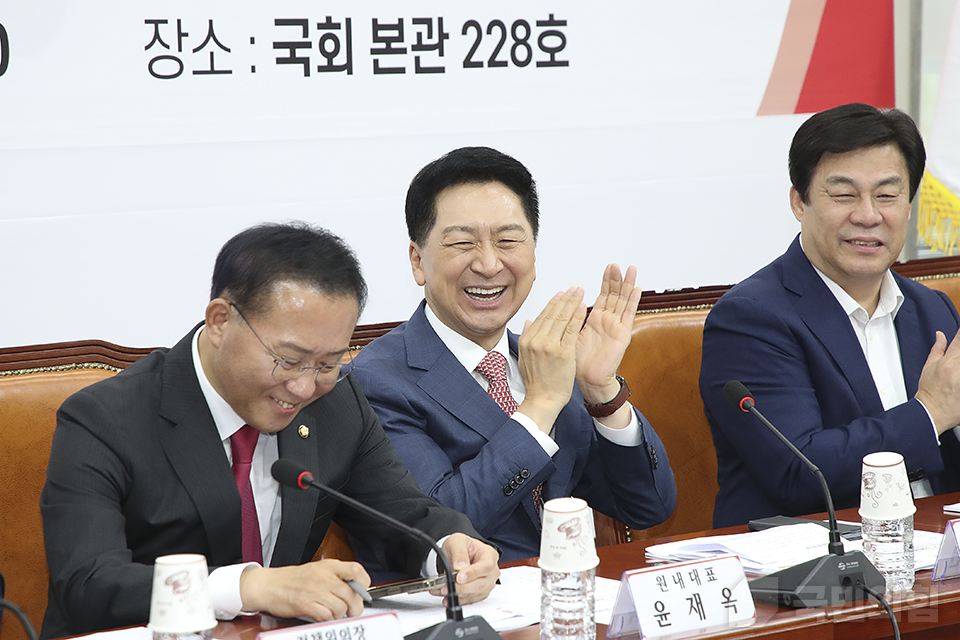 제목 노출 영역입니다 이미지