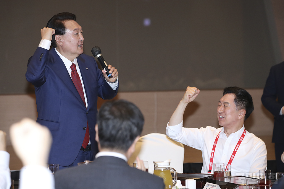 제목 노출 영역입니다 이미지